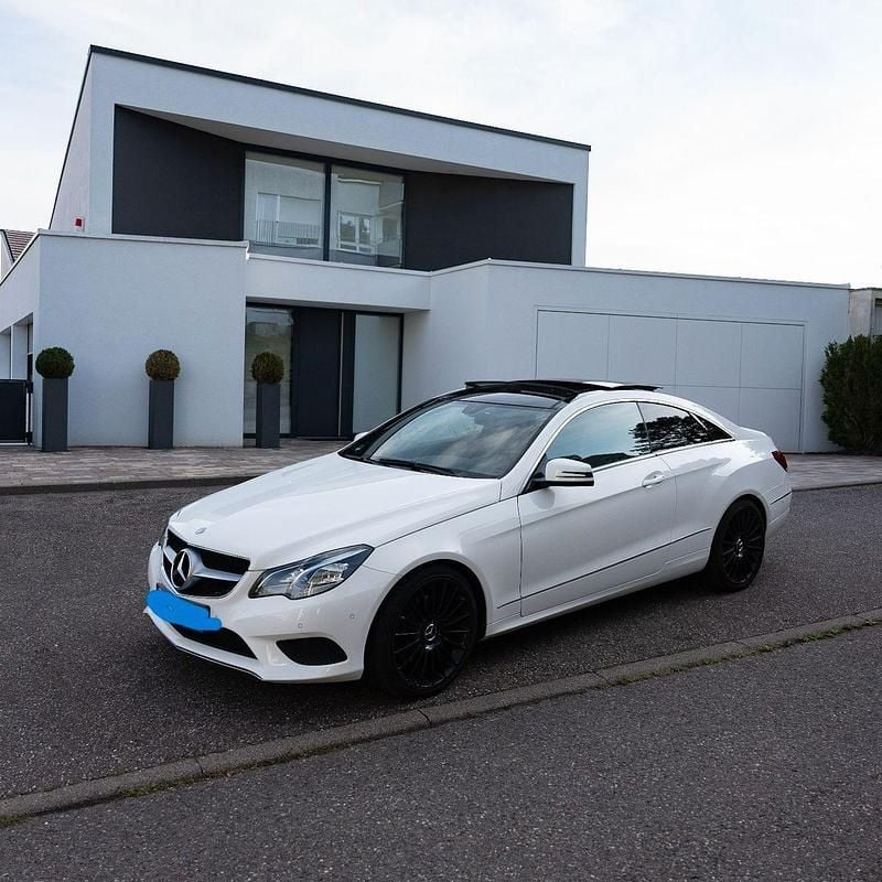 Gebraucht Mercedes E200 184 PS (135 kW) 2015 Weiß Coupé