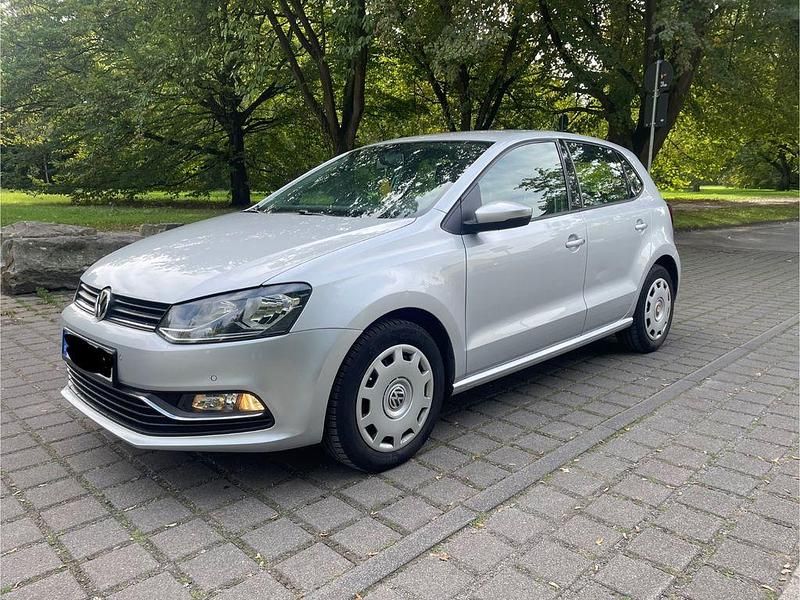 Silber Gebraucht 2016 VW Polo Limousine | 6.300 € (Superpreis) - Bild 1/4