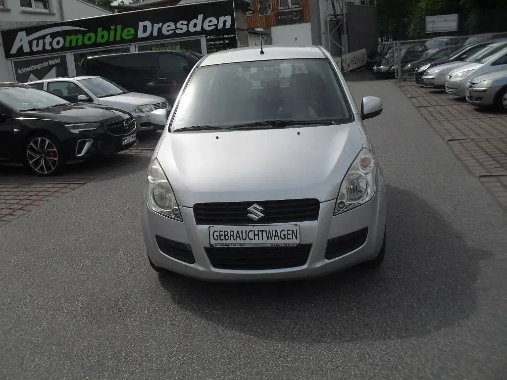 Gebraucht Suzuki Splash Basic 65 PS (47 kW) 2010 Grau Kleinwagen