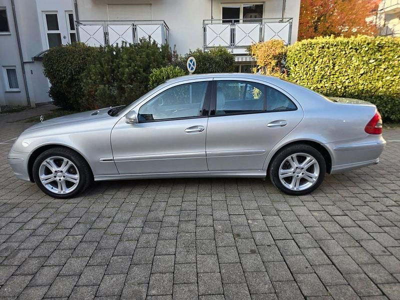 Gebraucht Mercedes E320 224 PS (164 kW) 2007 Silber Limousine