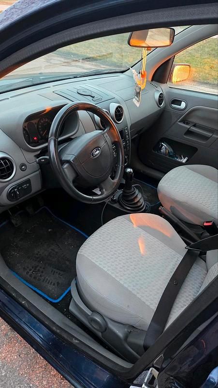 Gebraucht Ford Fusion 80 PS (58 kW) 2003 Blau Kleinwagen