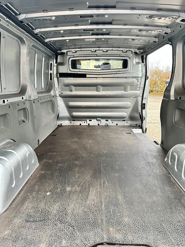 Gebraucht Renault Traffic 2012 Silber Van / Kleinbus