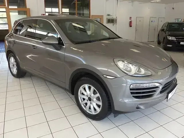 Gebraucht Porsche Cayenne 245 PS (180 kW) 2011 Grau SUV