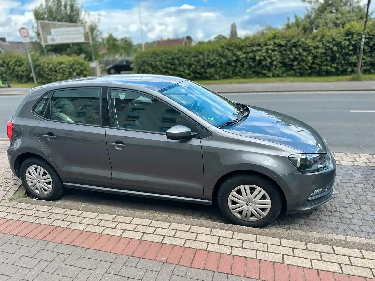 Gebraucht VW Polo 69 PS (50 kW) 2017 Grau Kleinwagen