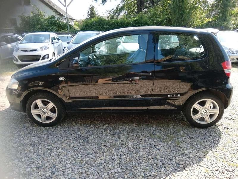 Gebraucht VW Fox Style 54 PS (39 kW) 2010 Schwarz Kleinwagen