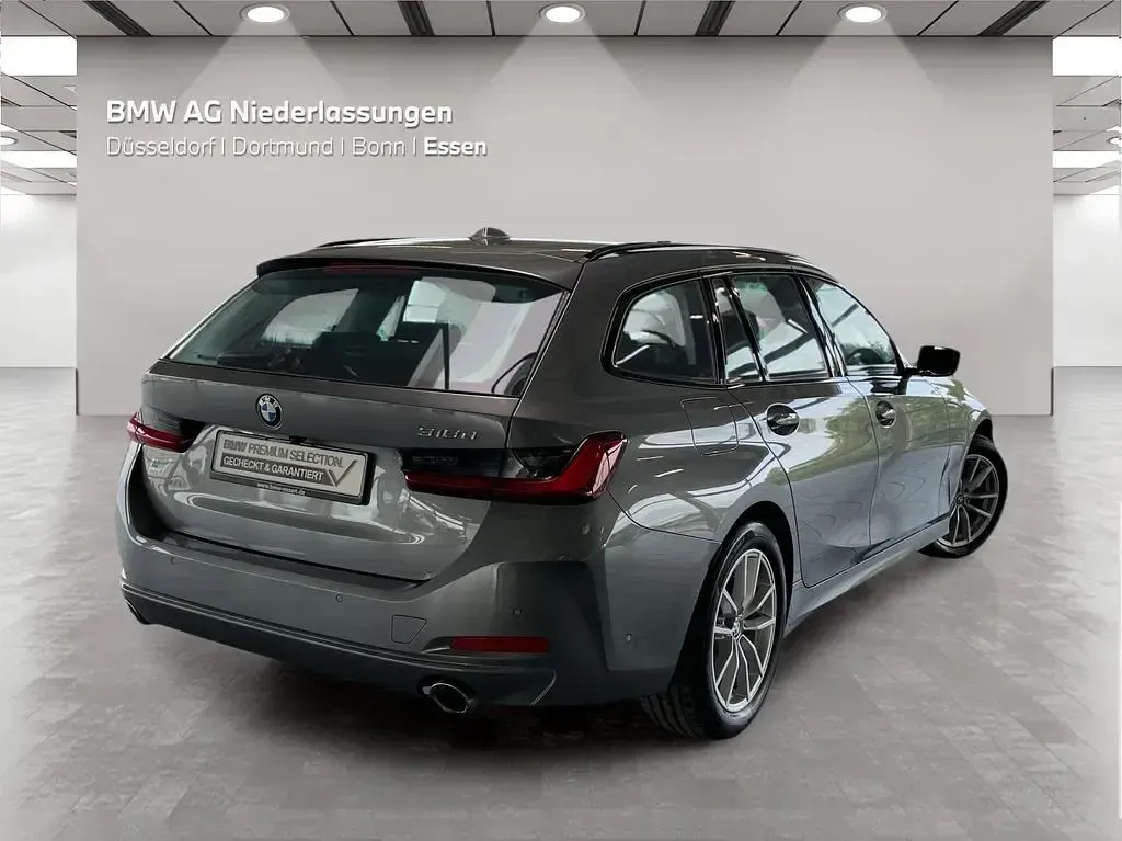 Gebraucht BMW 318 150 PS (110 kW) 2025 Grau Kombi