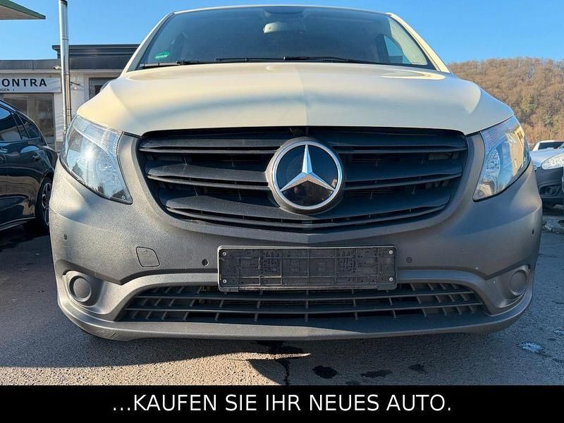 Gebraucht Mercedes Vito 163 PS (119 kW) 2022 Blau Van