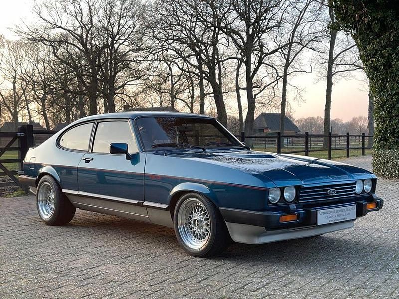 Second-hand Ford Capri 220 CP (161 kW) 1981 Albastru Coupe