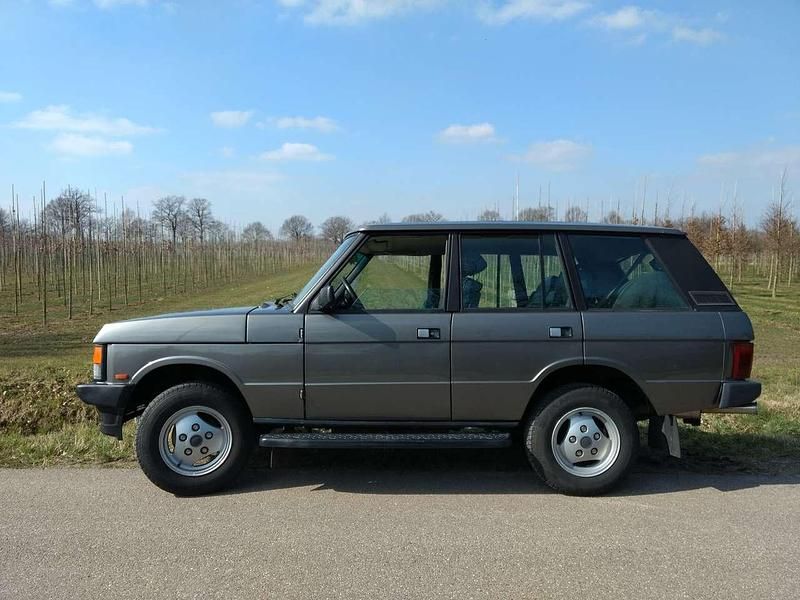 Grau Gebraucht 1987 Land Rover Range Rover Vogue SUV | 16.500 € - Bild 1/4