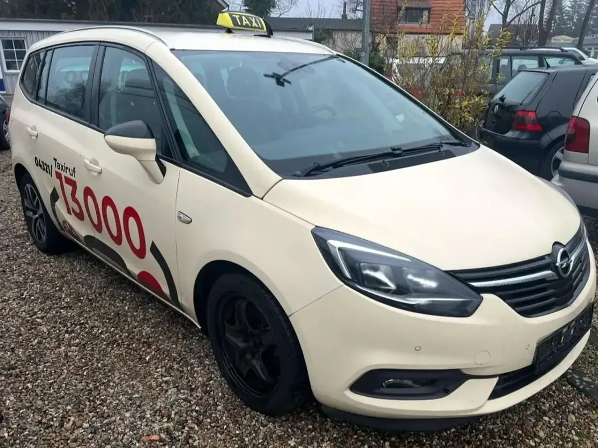 Gebraucht Opel Zafira 131 PS (96 kW) 2019 Other Van / Kleinbus