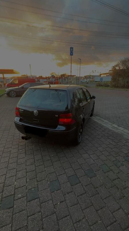 Gebraucht VW Golf IV Edition 75 PS (55 kW) 2001 Schwarz Kleinwagen