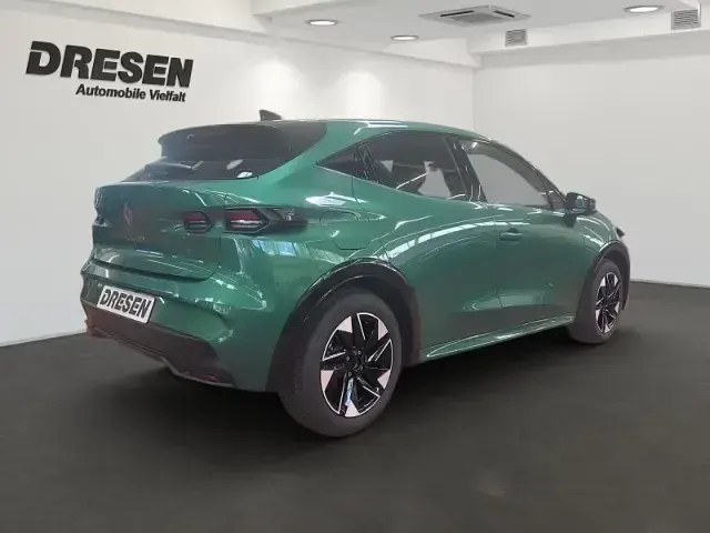 Neu Renault Clio Techno 114 PS (83 kW) 2026 Gruen Kleinwagen