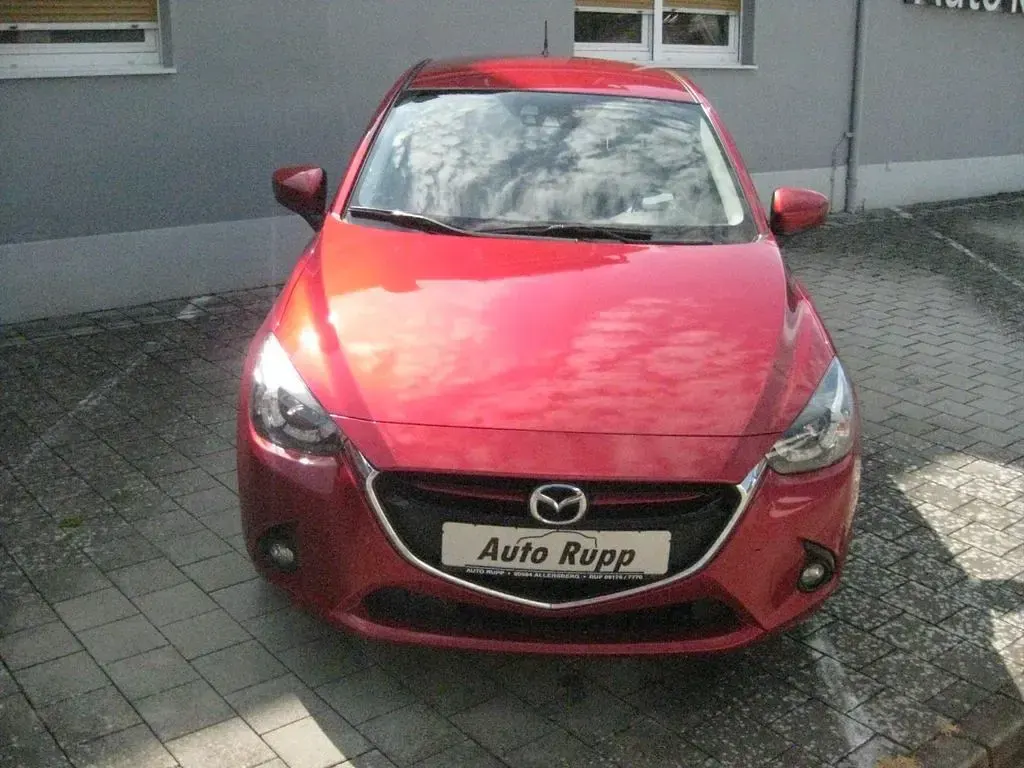 Gebraucht Mazda 2 Edition 90 PS (66 kW) 2015 Rot Limousine