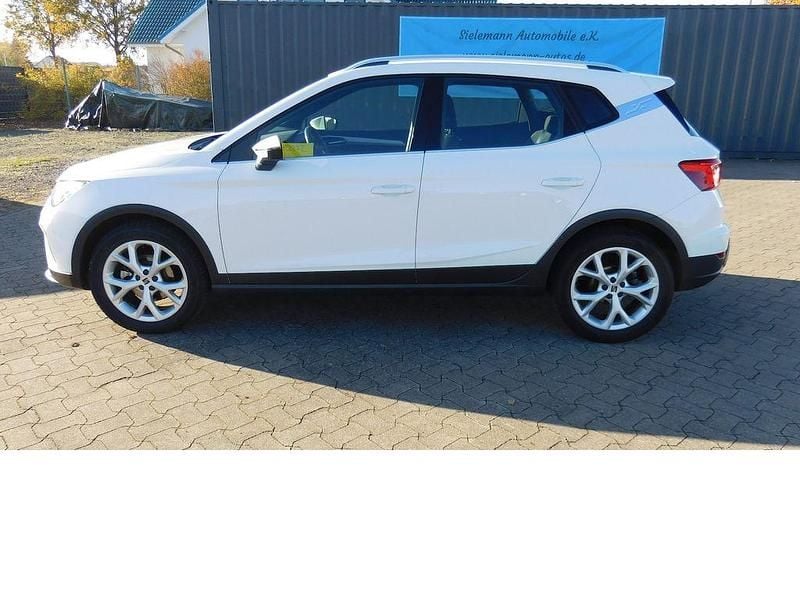 Candyweiss b9aweiß Gebraucht 2023 Seat Arona FR-Line SUV | 16.990 € (Guter Preis) - Bild 1/4