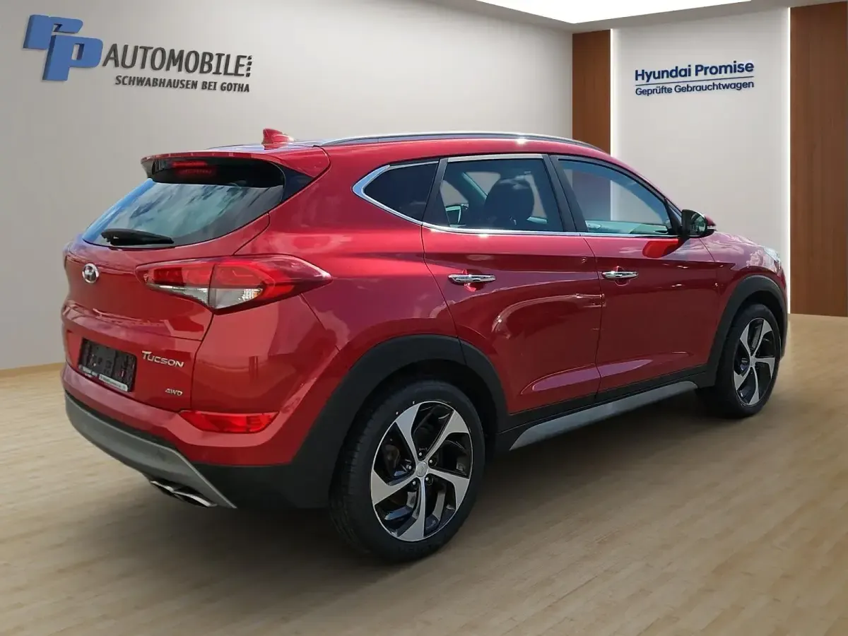 Gebraucht Hyundai Tucson Style 177 PS (130 kW) 2018 Rot SUV