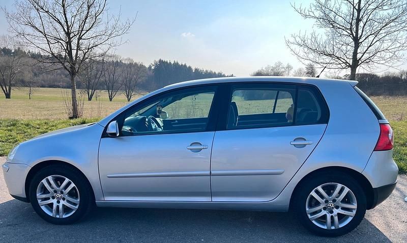 Gebraucht VW Golf V 102 PS (75 kW) 2008 Silber Kleinwagen