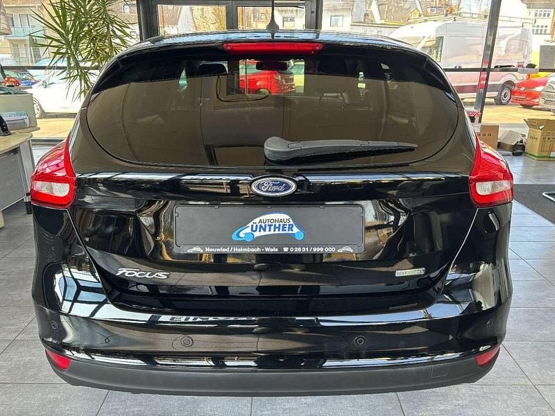 Gebraucht Ford Focus 125 PS (91 kW) 2018 Schwarz Limousine