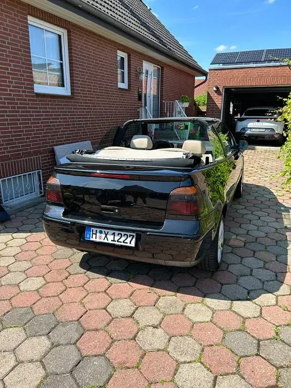 Używany VW Golf Edition 116 KM (85 kW) 2002 Czarny Kabriolet