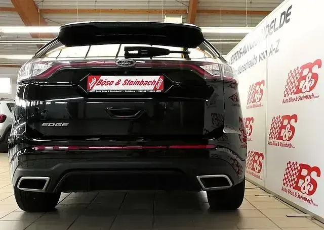 Second-hand Ford Edge Vignale 209 CP (153 kW) 2017 Negru SUV