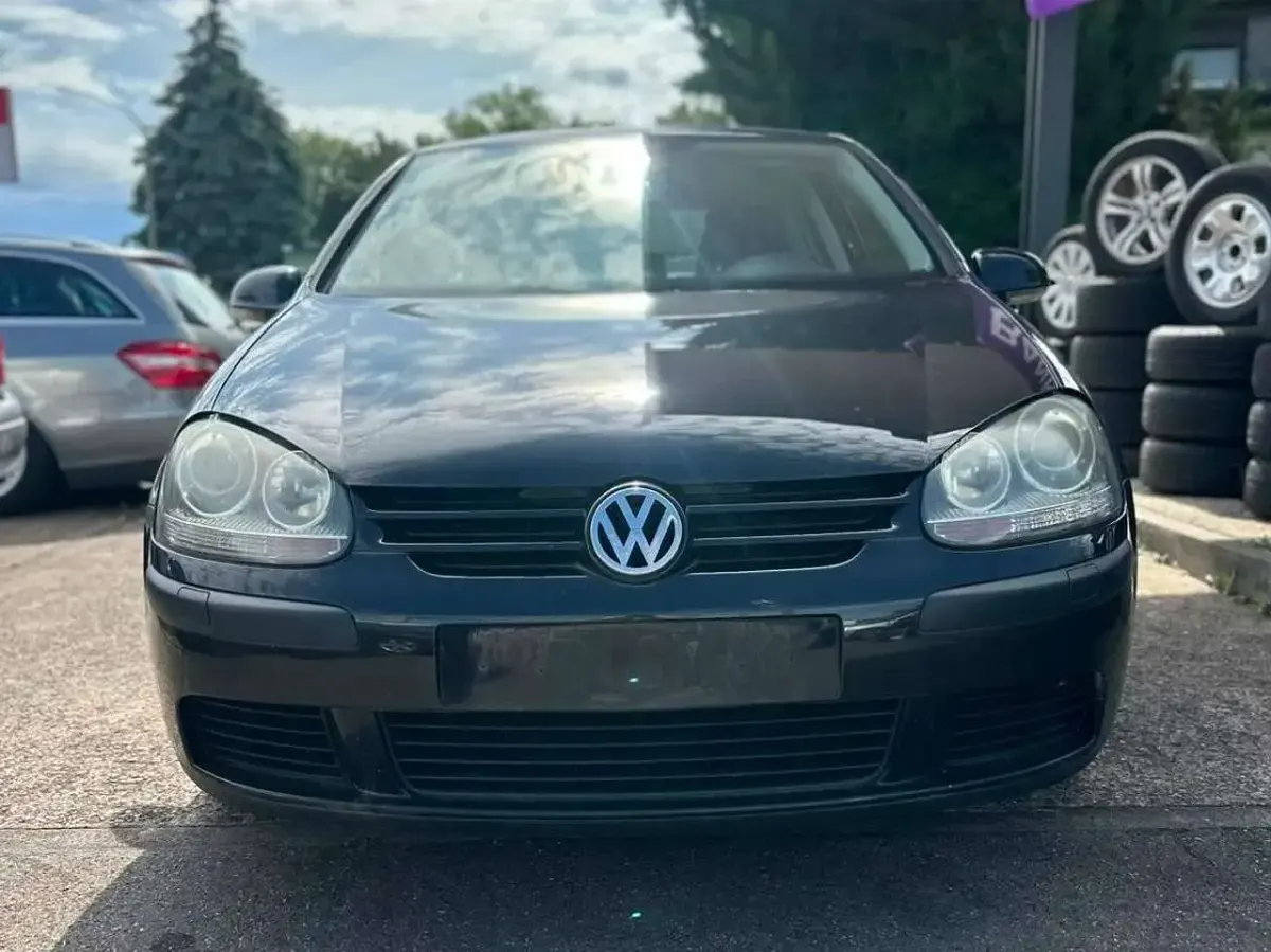 Gebraucht VW Golf IV Comfortline 102 PS (75 kW) 2004 Black magic perleffekt Kleinwagen