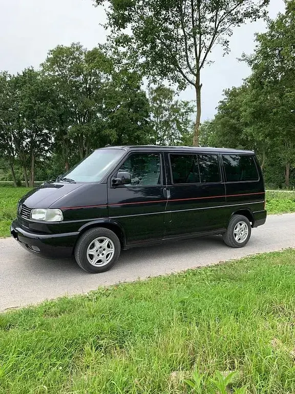 Gebraucht VW Multivan 102 PS (75 kW) 2002 Schwarz Van / Kleinbus