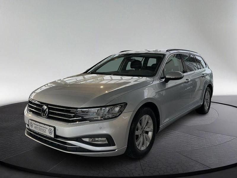 Silber Gebraucht 2022 VW Passat Business Kombi | 24.870 € (Fairer Preis) - Bild 1/4