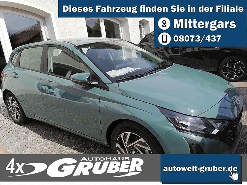 Mangrove green Neu 2025 Hyundai i20 Trend Kleinwagen | 21.999 € (Fairer Preis) - Bild 1/4