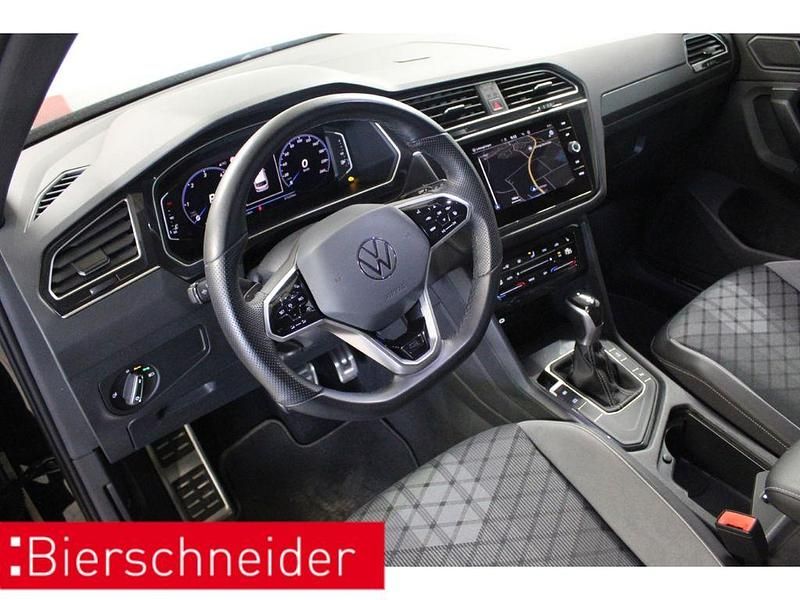 Gebraucht VW Tiguan R-line 150 PS (110 kW) 2024 Schwarz SUV