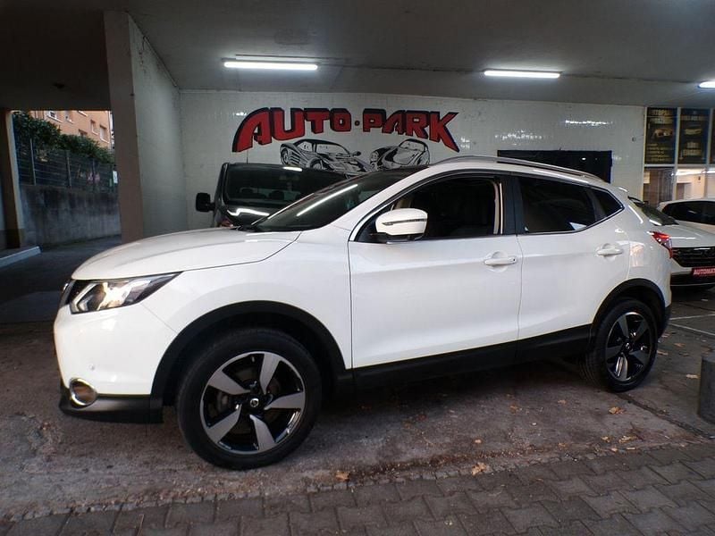 Super white Gebraucht 2017 Nissan Qashqai N-Connecta SUV | 12.790 € (Guter Preis) - Bild 1/4