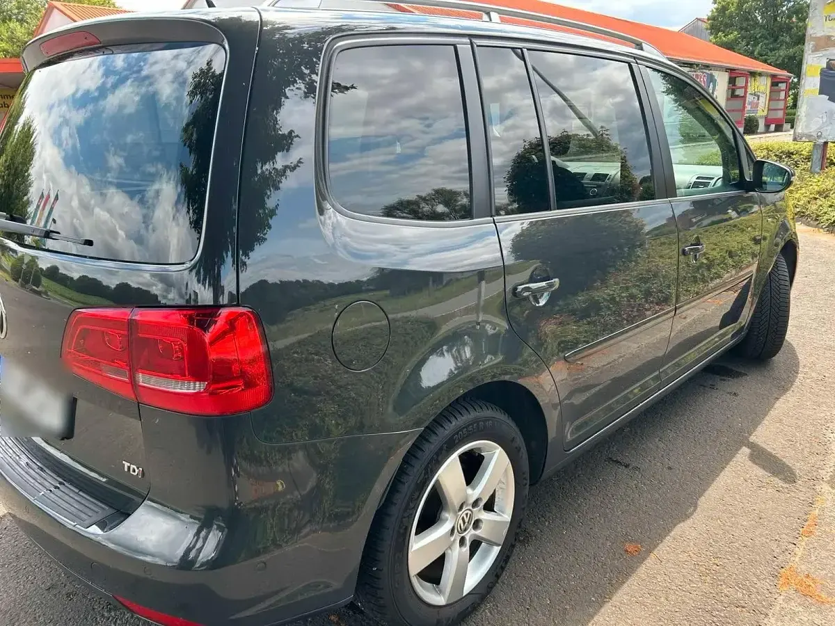 Gebraucht VW Touran Cup 105 PS (77 kW) 2015 Grau Van / Kleinbus