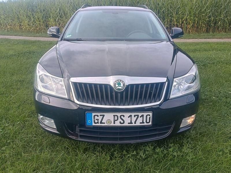 Gebraucht Skoda Octavia Family 140 PS (102 kW) 2012 Schwarz Kombi