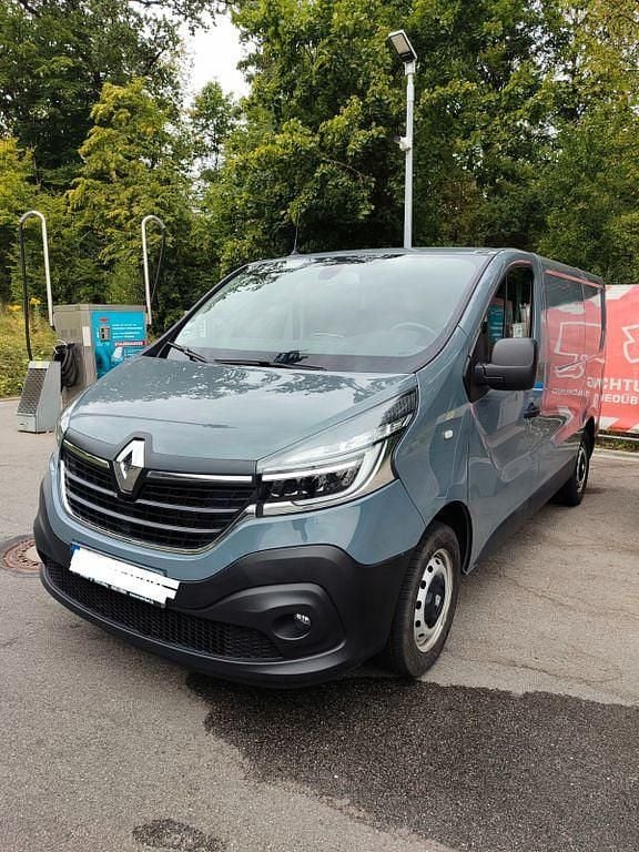 Grau Gebraucht 2019 Renault Traffic Van / Kleinbus | 18.550 € - Bild 1/4