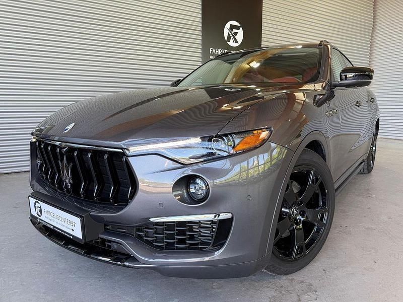 Grau Gebraucht 2022 Maserati Levante GT SUV | 49.900 € - Bild 1/4