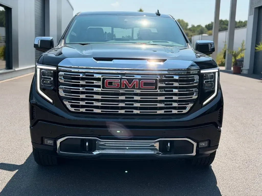 Neu GMC Sierra 426 PS (313 kW) 2026 Schwarz Pickup