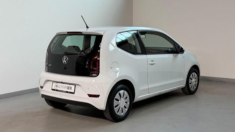 Second-hand VW up! Basis 65 CP (47 kW) 2021 Alb Hatchback
