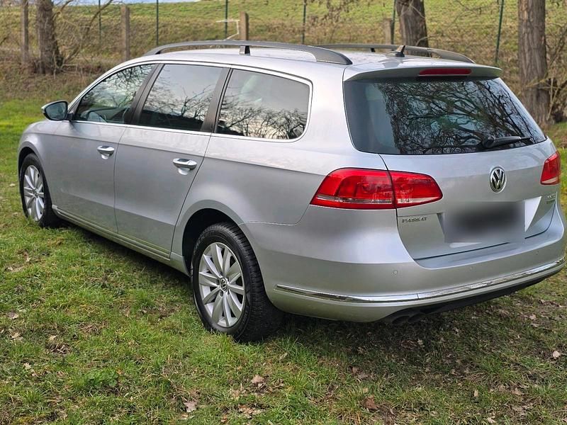 Gebraucht VW Passat 140 PS (102 kW) 2013 Grau Kombi