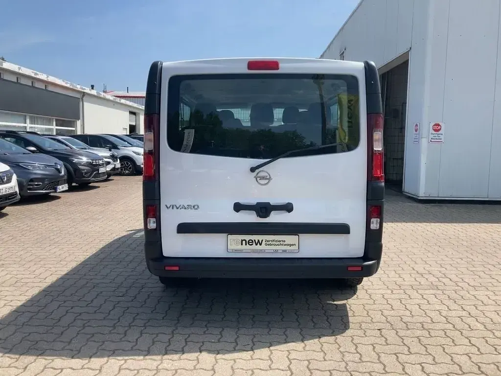 Gebraucht Opel Vivaro 95 PS (69 kW) 2018 Weiß Van / Kleinbus