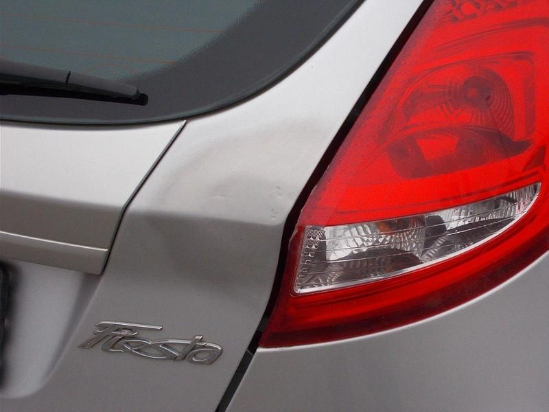 Gebraucht Ford Fiesta Trend 82 PS (60 kW) 2012 Silber Kleinwagen