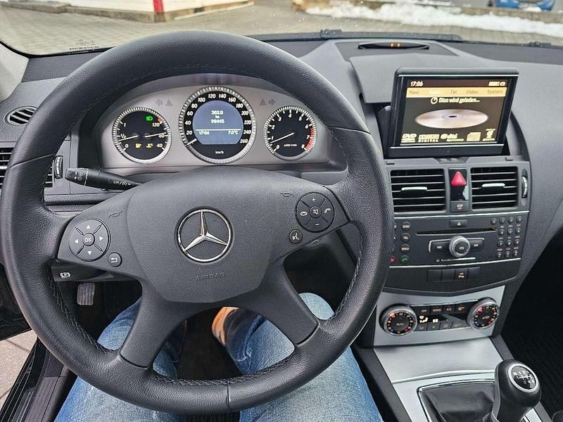 Gebraucht Mercedes C230 Avantgarde 204 PS (150 kW) 2009 Schwarz Limousine