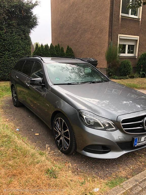 Schwarz Gebraucht 2015 Mercedes E250 Avantgarde Kombi | 16.500 € (Fairer Preis) - Bild 1/4