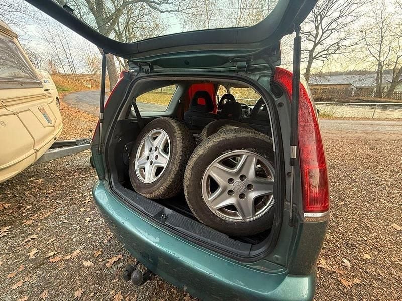 Grün Gebraucht 2001 Honda Stream Van / Kleinbus | 2.900 € - Bild 1/4