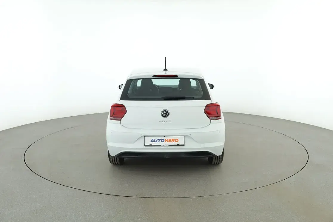 Gebraucht VW Polo Comfortline 95 PS (69 kW) 2021 Weiß Kleinwagen
