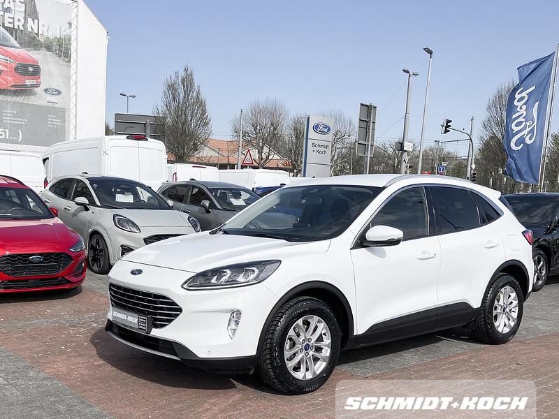 Gebraucht Ford Kuga Titanium 150 PS (110 kW) 2021 Frostweiß (weiß) SUV