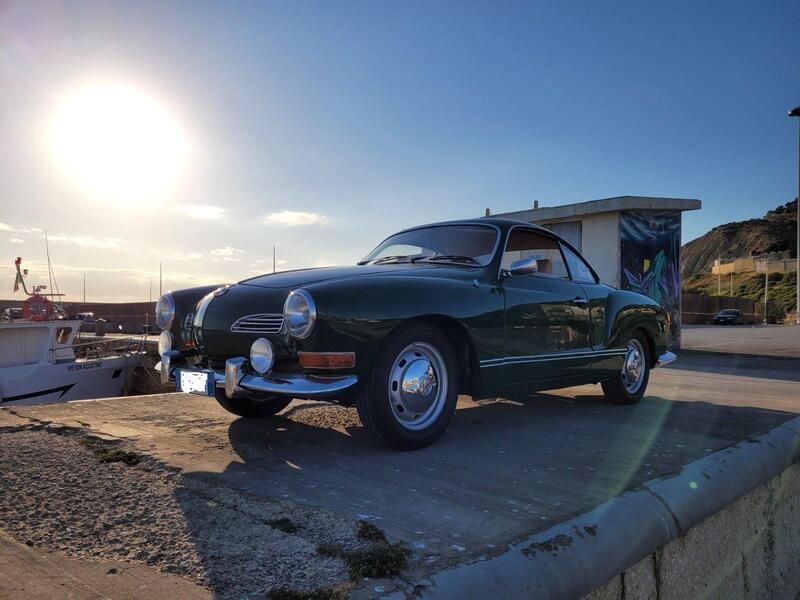 Grün Gebraucht 1971 VW Karmann Ghia Karmann Coupé | 28.900 € - Bild 1/4