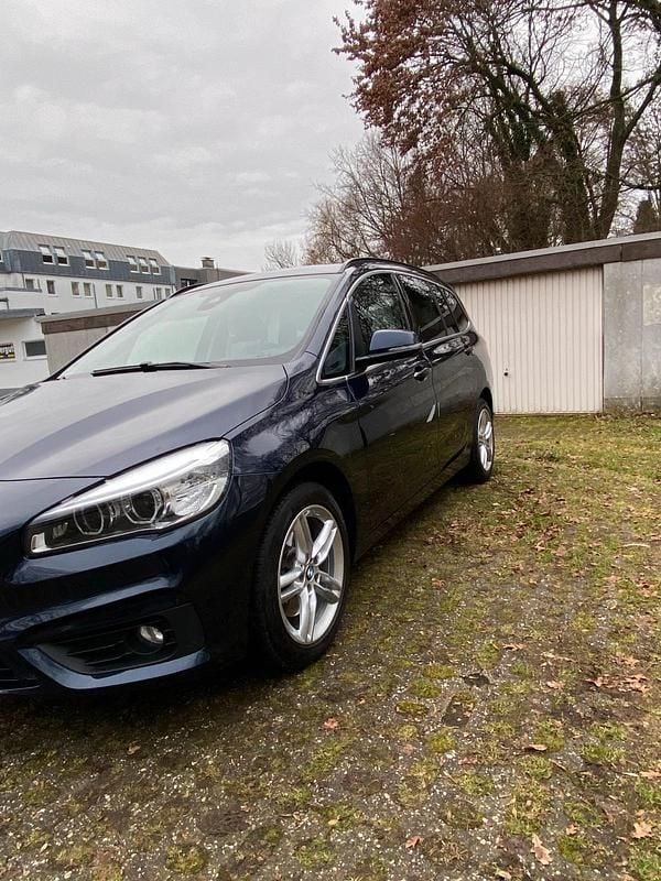 Blau Gebraucht 2017 BMW 218 Limousine | 9.600 € (Superpreis) - Bild 1/4
