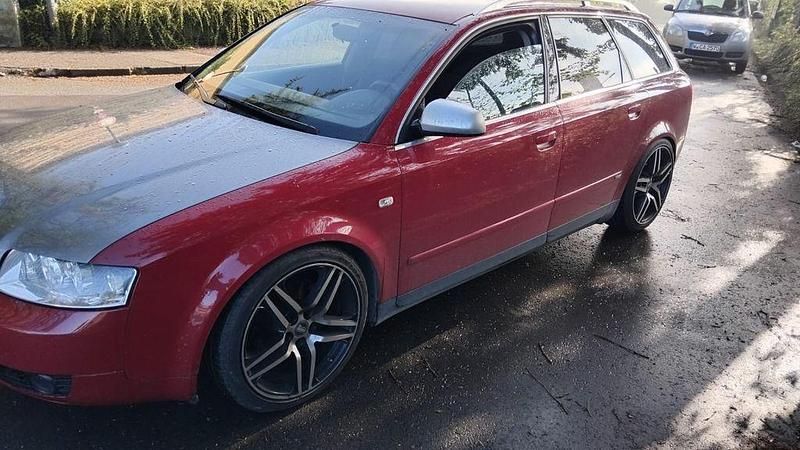 Second-hand Audi A4 131 CP (96 kW) 2002 Roșu Break