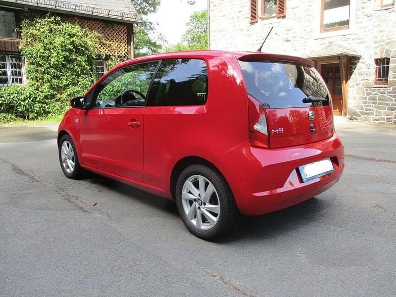 Rot Gebraucht 2015 Seat Mii Kleinwagen | 7.200 € (Guter Preis) - Bild 1/4