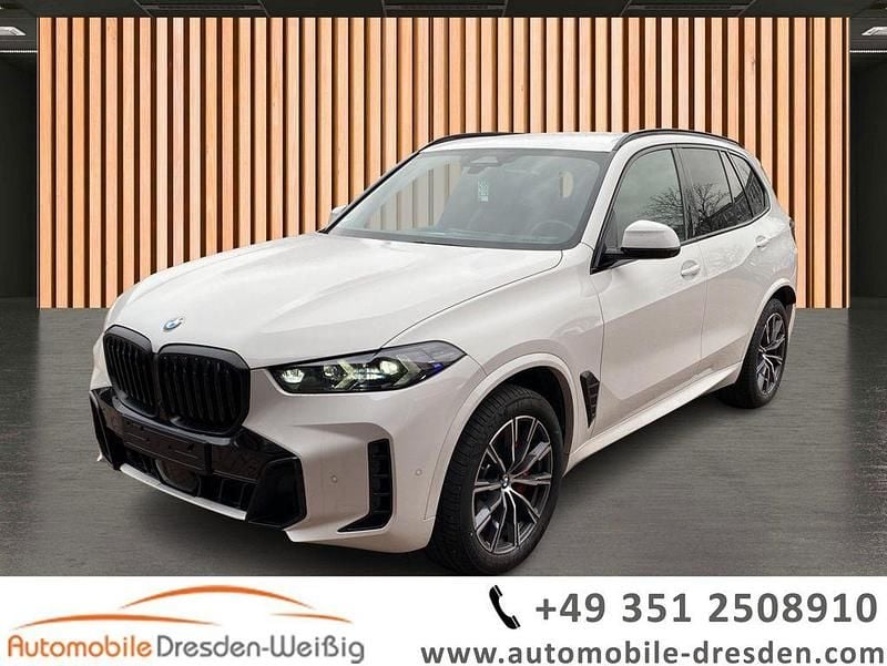 Weiß alpinweiss iii Gebraucht 2024 BMW X5 Sport Line SUV | 71.980 € - Bild 1/4