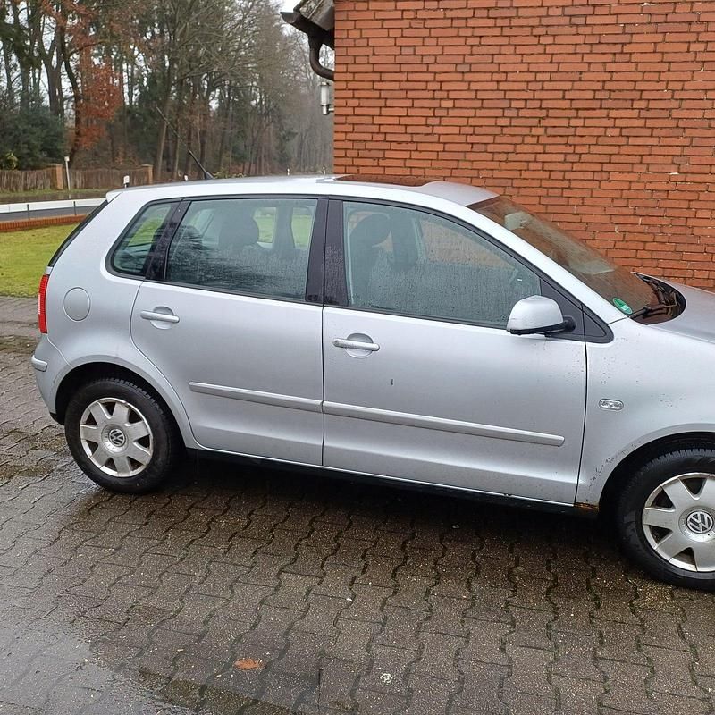 Gebraucht VW Polo 75 PS (55 kW) 2002 Silber Kleinwagen