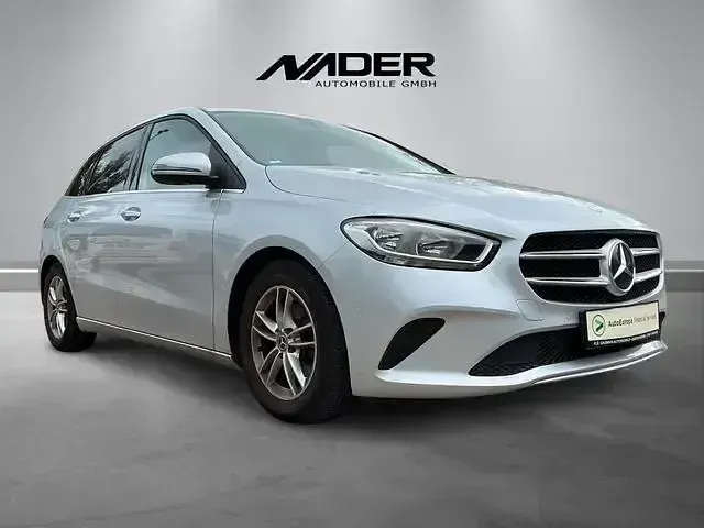 Gebraucht Mercedes B180 Business 116 PS (85 kW) 2020 Silber Kleinwagen